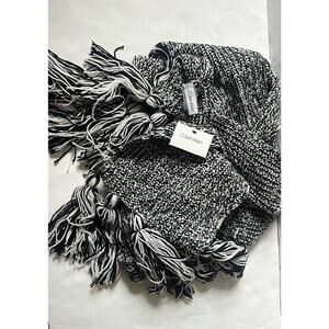 New with tags Calvin Klein Scarf, Black &‎ White w/ Long Knotted Tassel Fring